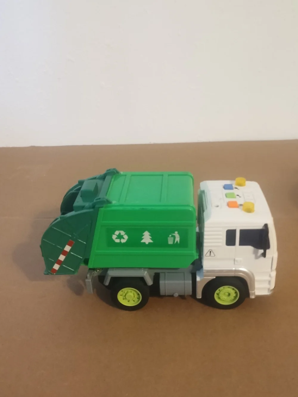 Wenyi Purifier Garbage Recycle Sanitation Truck 1:20 tested work LIGHTS UP SOUND